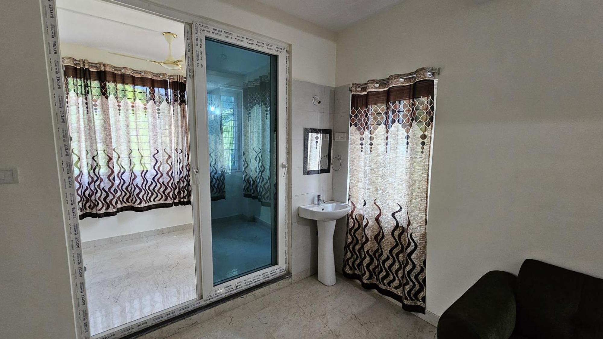 Vensa Homestay Пури Экстерьер фото